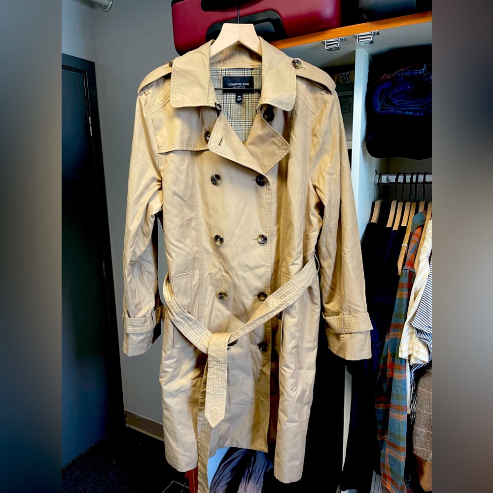 XXL Women’s London Fog Trench-coat/ Rain coat